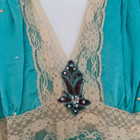 Sequins and lace cocktail dress - Picture 4 of 9